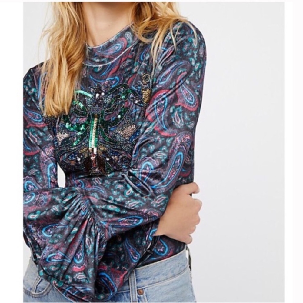 Free People We The Free L’amour Paisley Top Shirt Retro Bell Sleeves Medium NWT